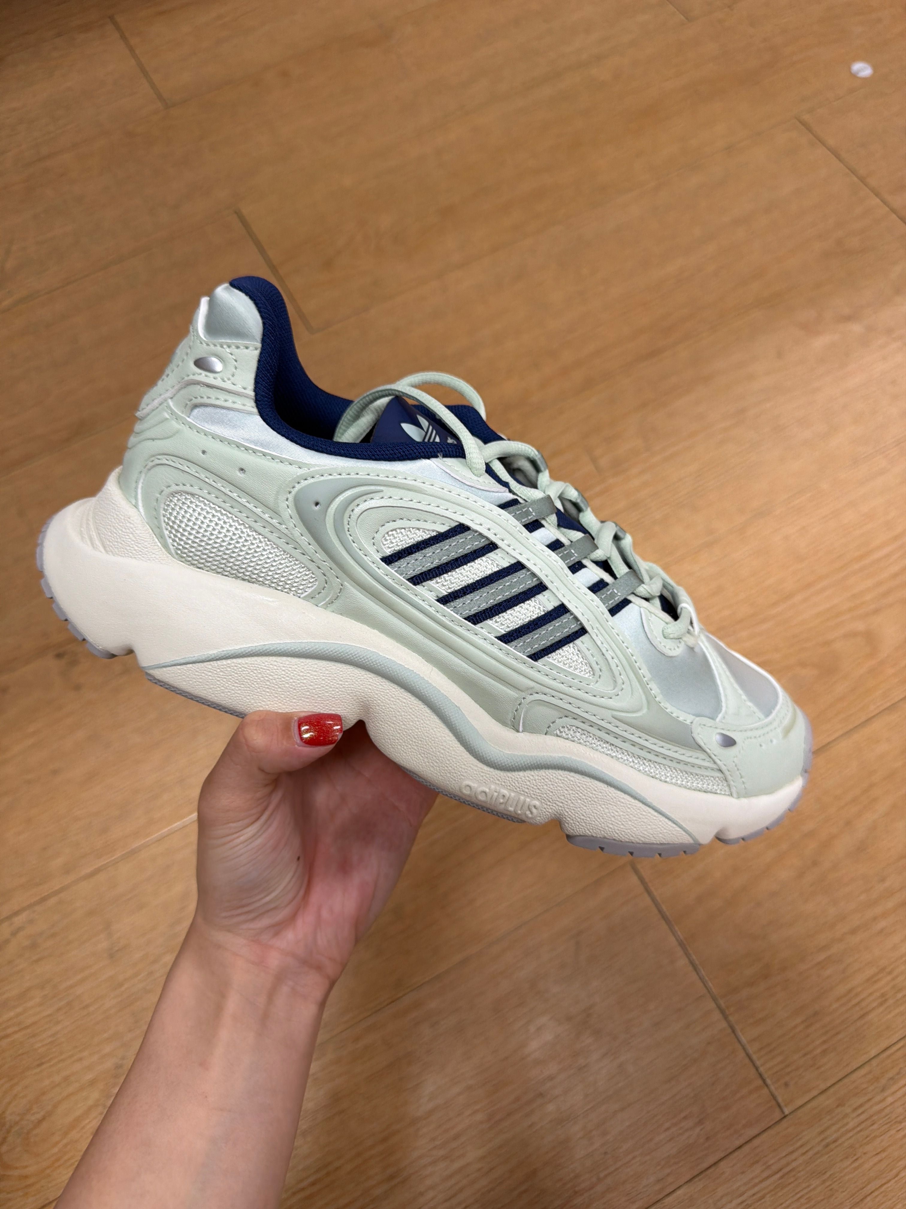 Adidas "OZMILLEN" Pastel Green