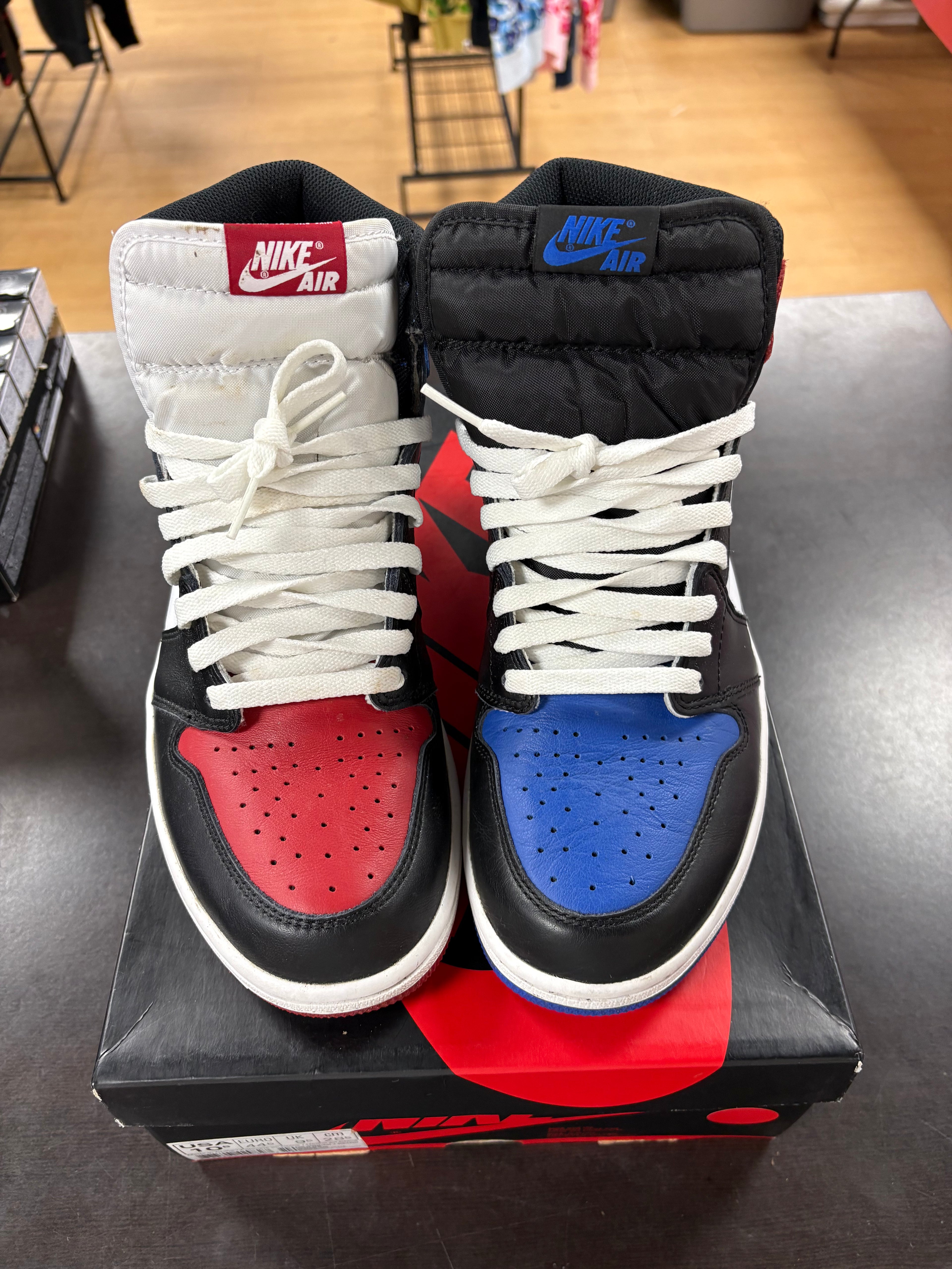 Jordan 1 Retro Top 3 - Used/Worn